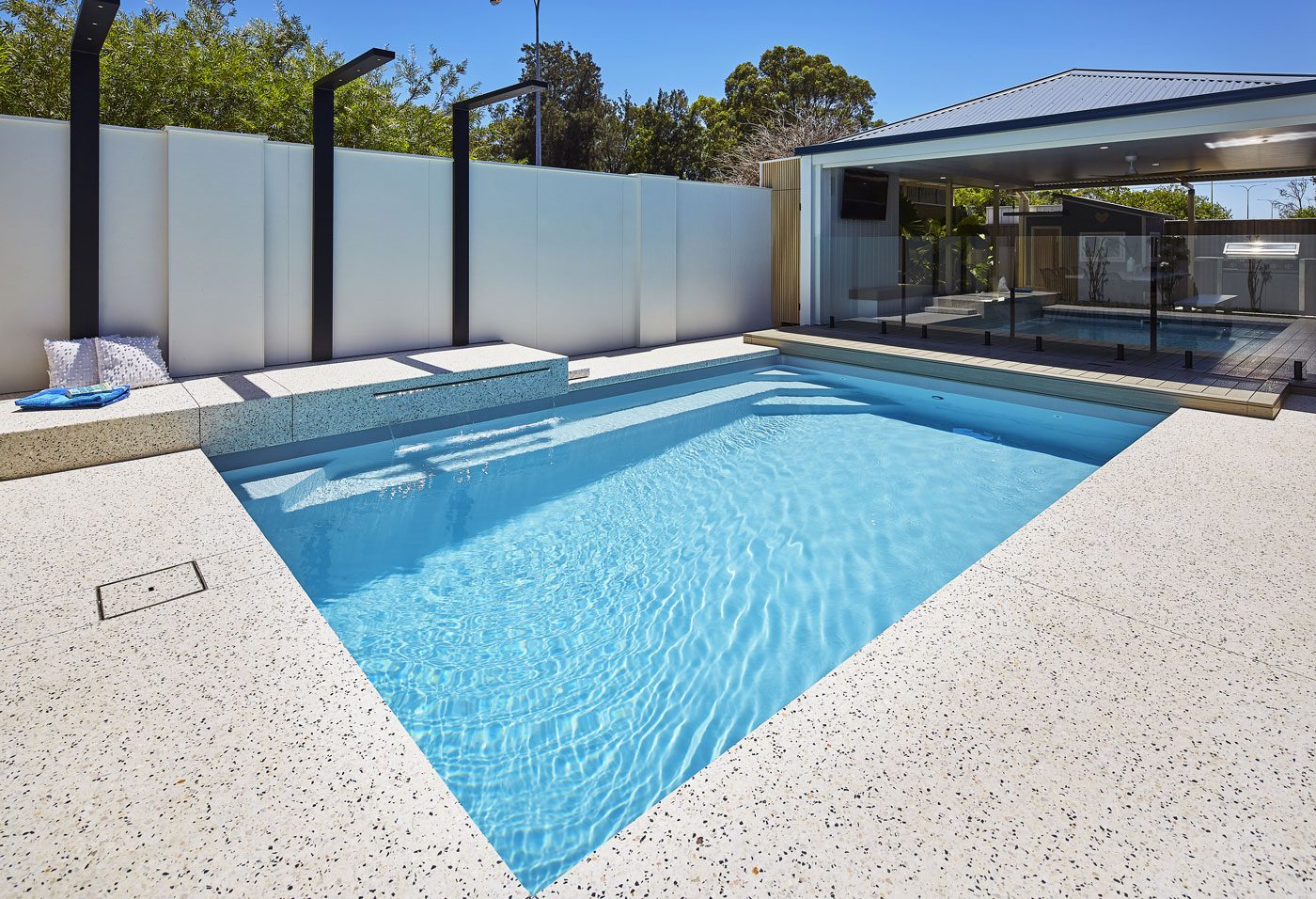 Cottesloe-6m-Silver-Pearle-Sparkle-Harrisdale_03a